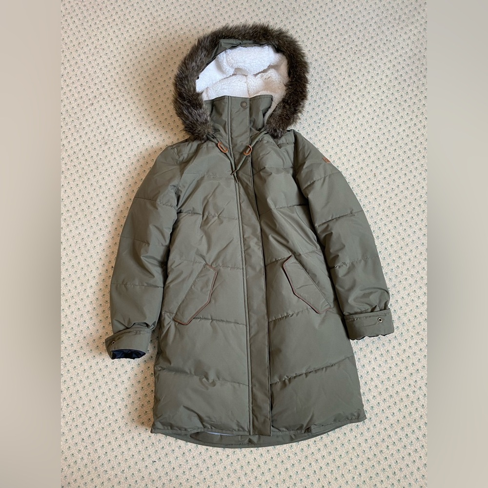 Women’s NWOT Roxy Dryflight technology hooded puffer jacket - XS in army green